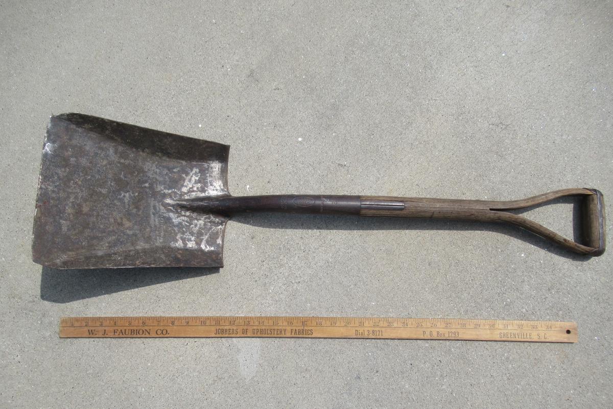 Split Wood D-Handle No. 2 Closed Back Coal Stoker Railroad Shovel