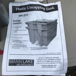 Plastic Uncapping Tank HH-231 with Accessories Shown