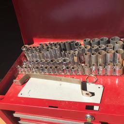 Waterloo Red Metal Multi-Drawer Toolbox w/ Many Sockets, Socket Sets & Ratchets with Extension Bars