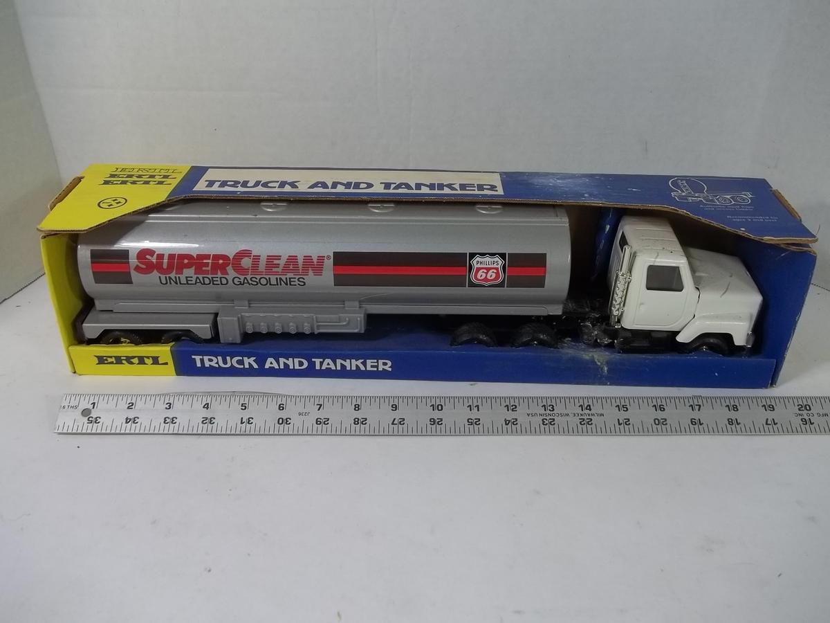 ERTL Toy Phillips 66 Tractor Trailer Fuel Tanker