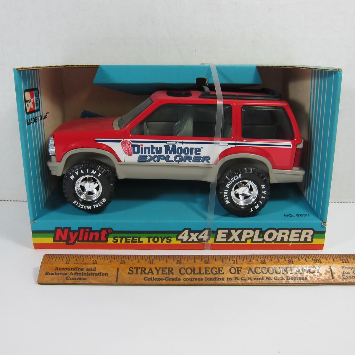 Dinty Moore 4x4 Explorer Nylint Steel Toy Truck