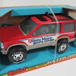 Dinty Moore 4x4 Explorer Nylint Steel Toy Truck