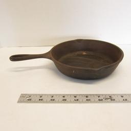 Lodge Cast Iron Frying Pan 8"