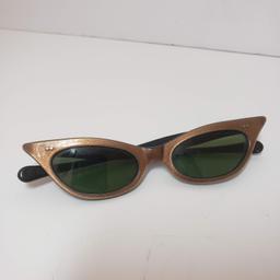 Vintage Cat Eye Sunglasses with Green Lenses