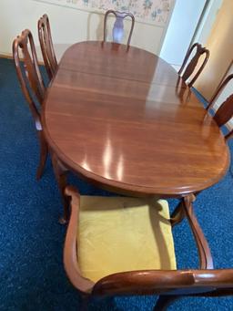 Beautiful Cherry Dining Table with 6 Chairs