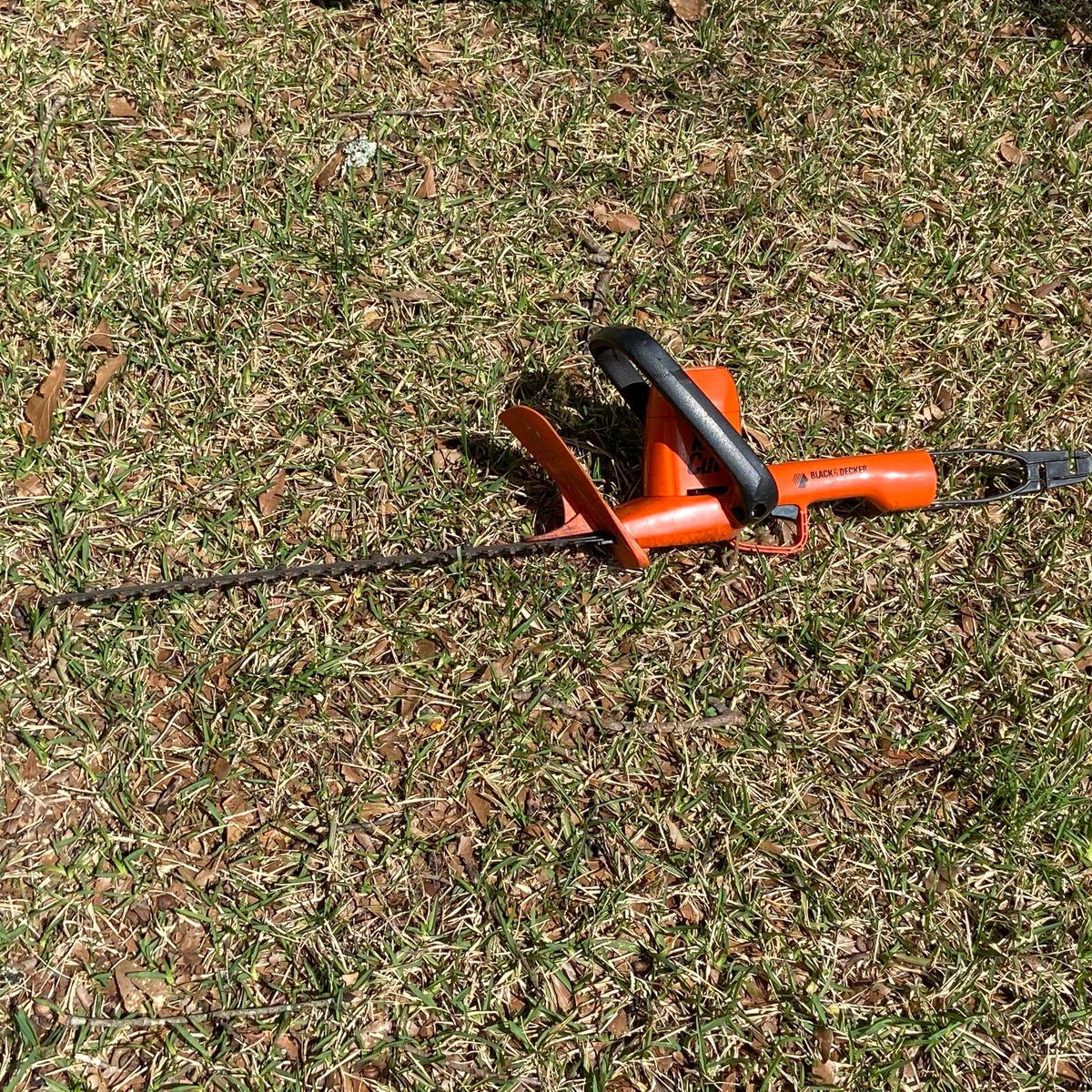 Black & Decker 18” Hedge Trimmer