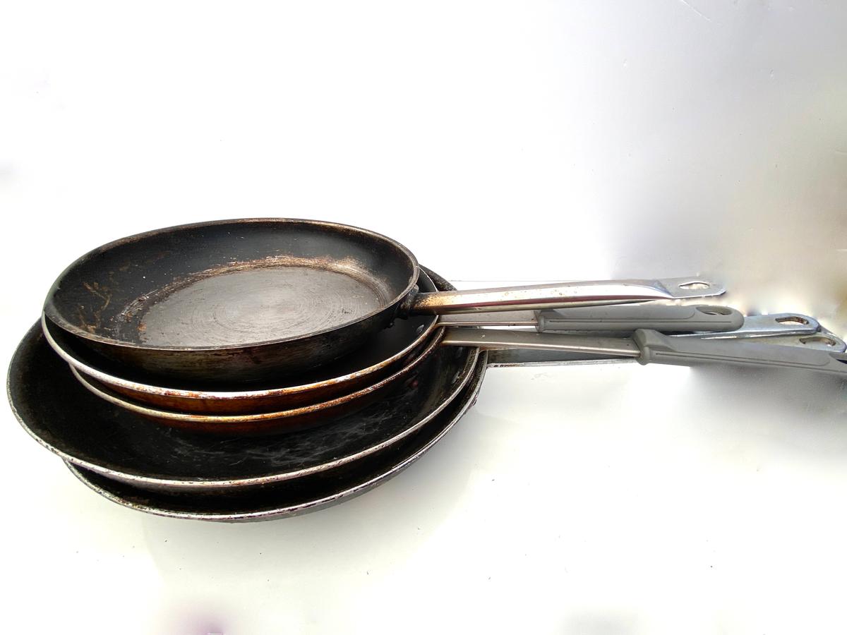 Lot of Restaurant Grade Pans