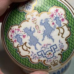 1998 Buckingham Palace Fine Bone China Lidded Trinket Box with Paper