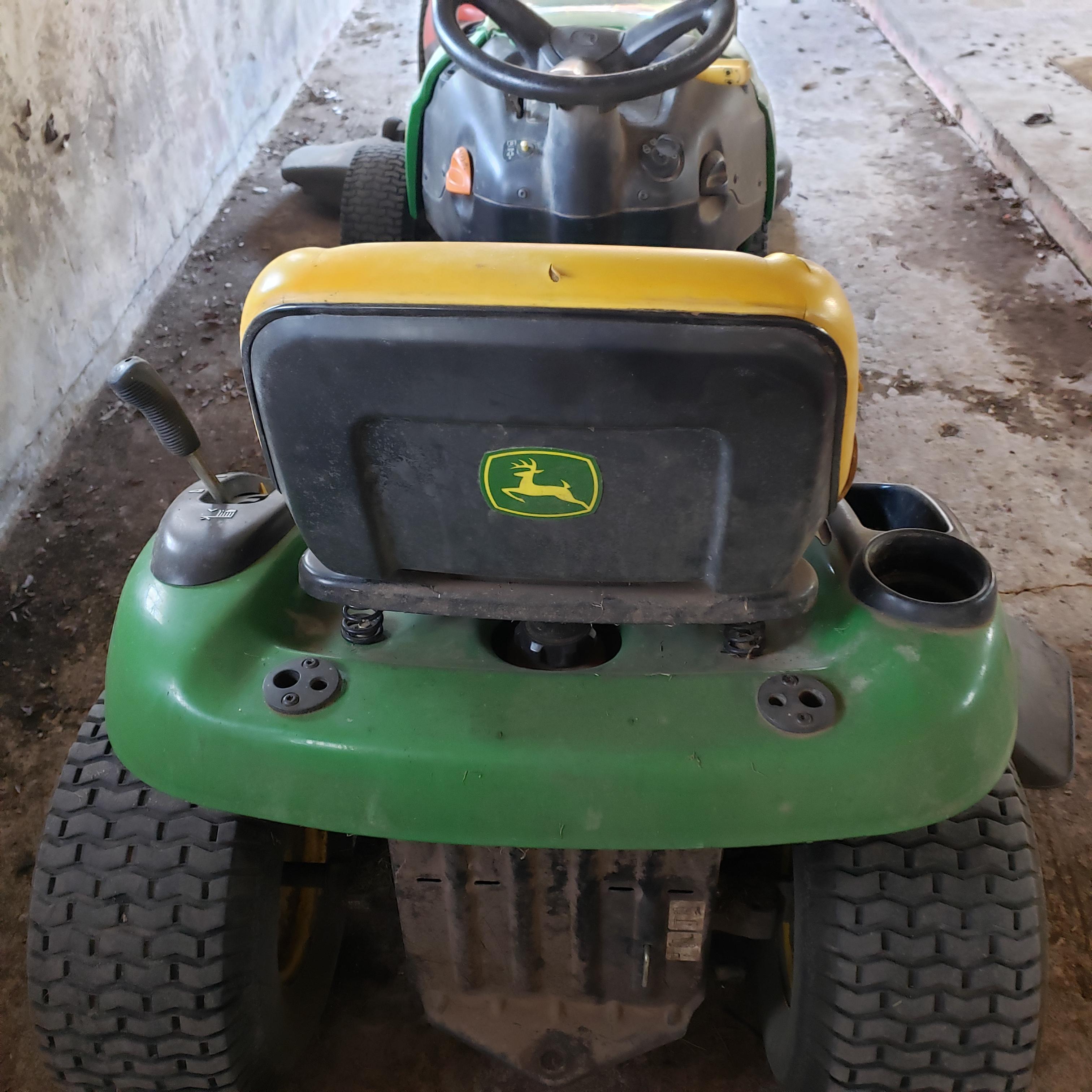 John Deere L110 Automatic 17.5 Hp 42” Riding Lawn Mower