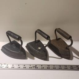 Lot of 3 Antique Cast Iron Sad Irons