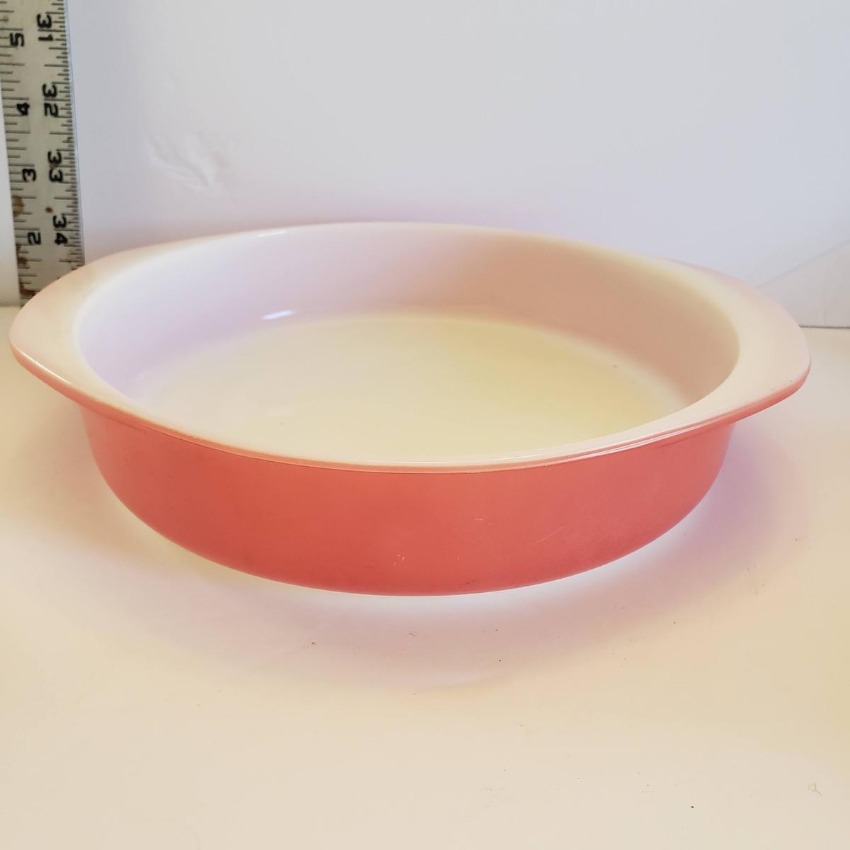 Pyrex Flamingo Pink Round Pie/Cake Pan