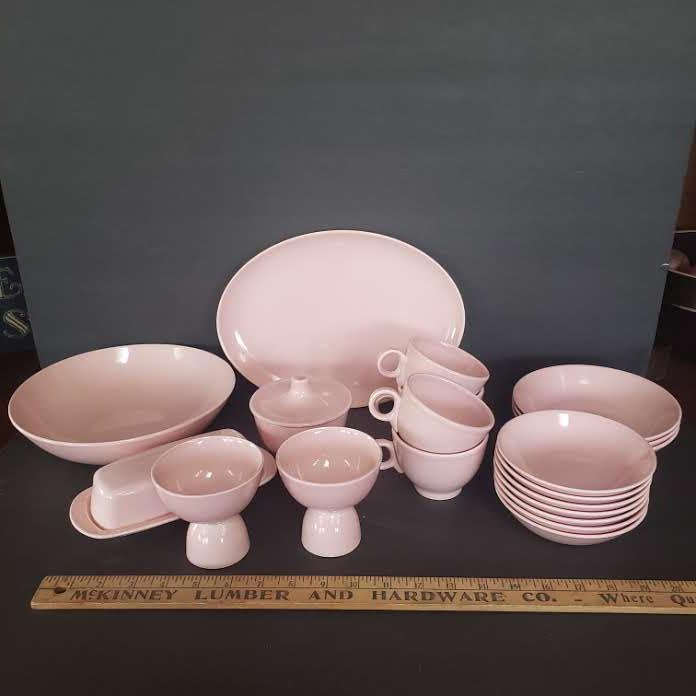 20 Pieces Vintage Pastel Pink Dinnerware