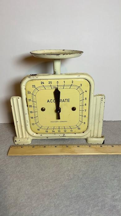 Vintage 25 Pound Scale By Accurate