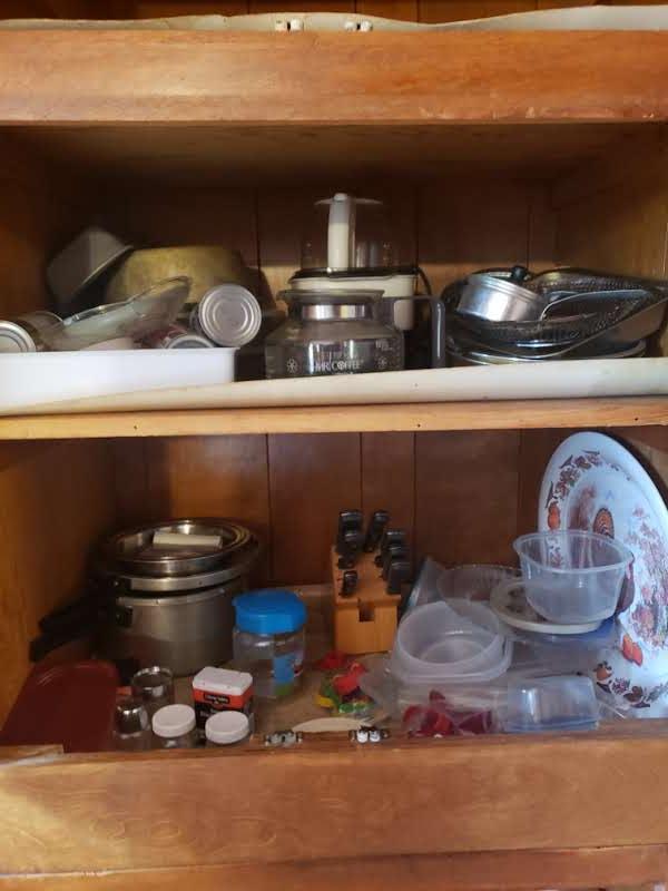 Contents of Kitchen Cabinet