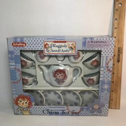 Schilling Classic Raggedy Ann & Andy China Tea Set in Original Box