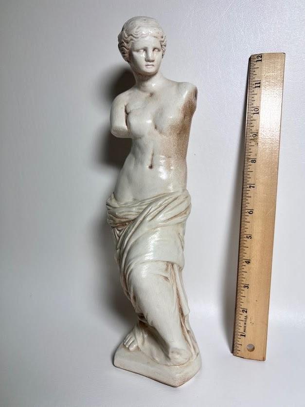 Venus de Milo Sculpture