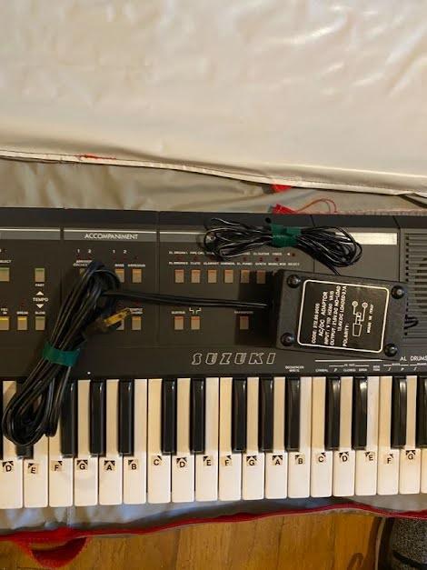 Vintage Suzuki PK-61ex PCM Midi Keyboard with Key Board Starter Books & Carrying Case