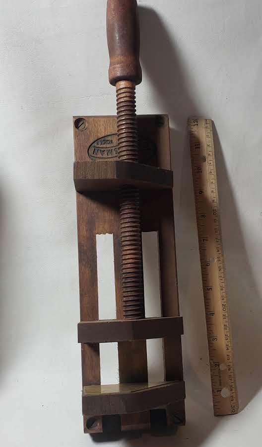 Excellent Condition Vintage/Antique Craftsman Wood Clamp