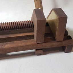 Excellent Condition Vintage/Antique Craftsman Wood Clamp