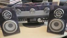 Emerson Model MS3110 3 Disc CD Player - Powers On