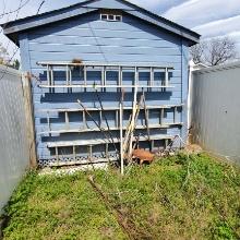 3 Aluminum Extension Ladders 250 Lbs and Yard Tools