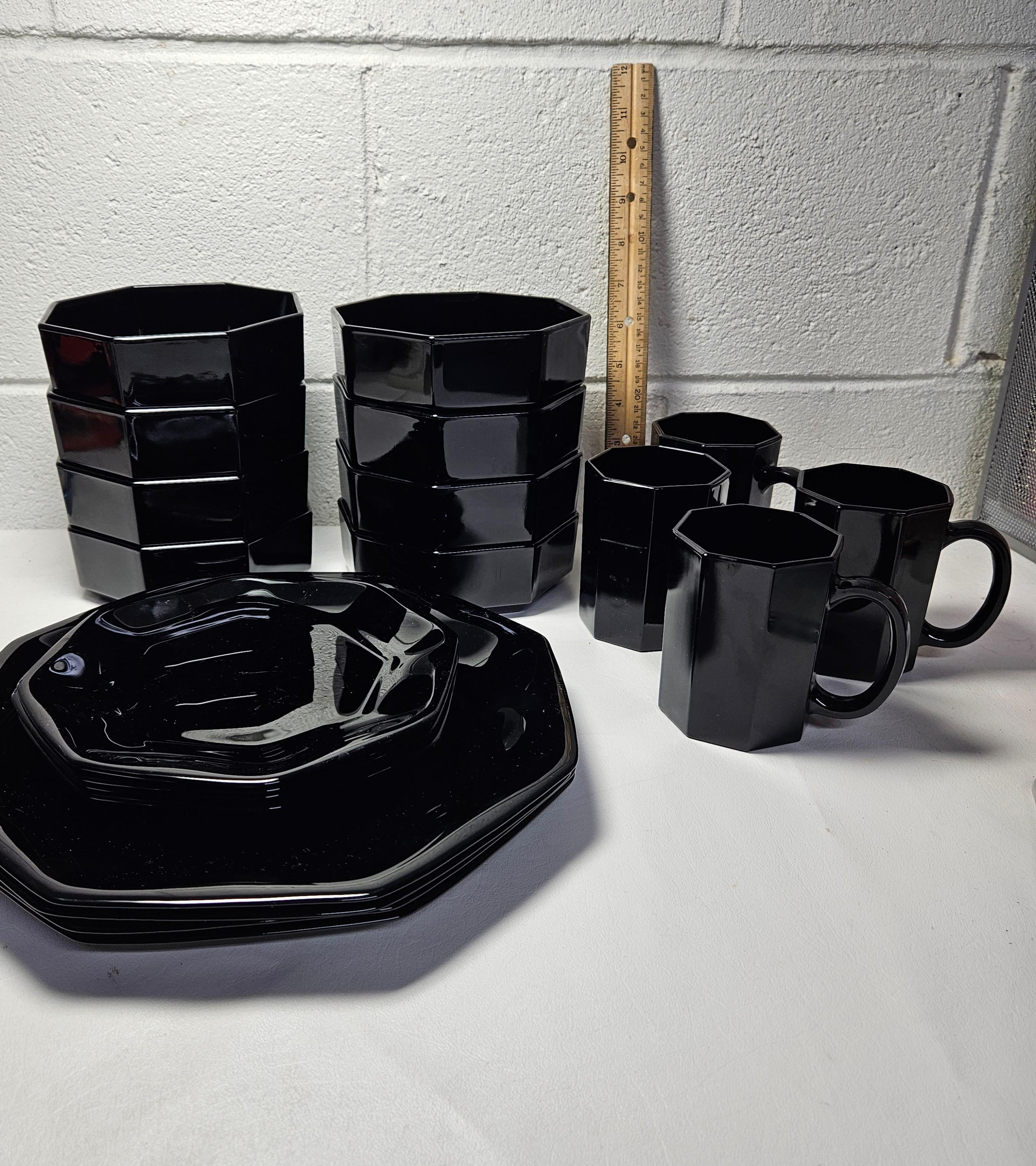 20 Pieces Arcoroc France Octime Black Dinnerware