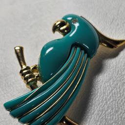 Vintage Turquoise Colored and Gold Tone Bird Pin