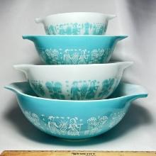 Vintage Pyrex Amish Butterprint Cinderella Mixing Bowls Blue/White 4pc Set