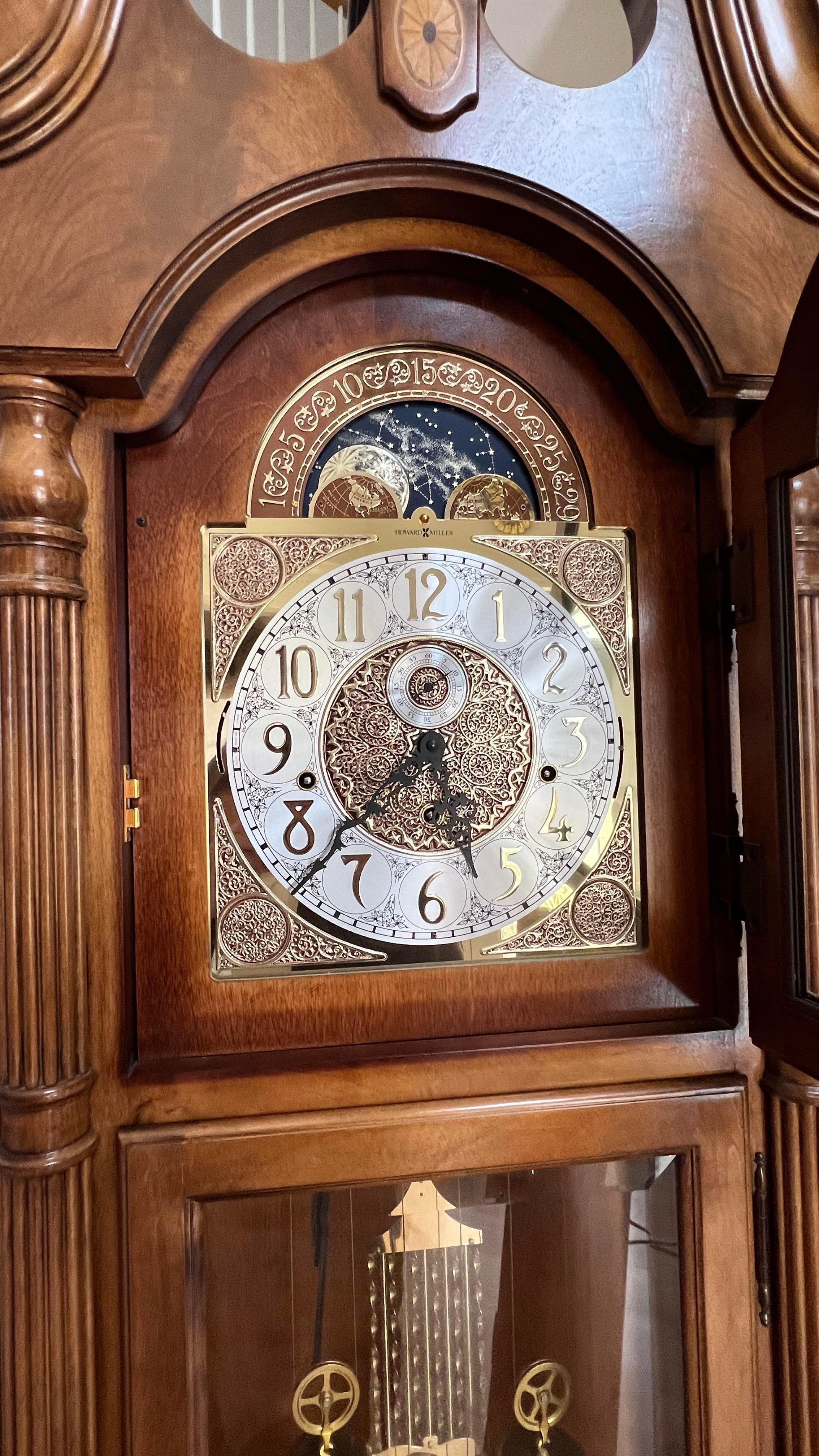 IMPRESSIVE Howard Miller The Westbourne Model 610-742 Grandfather Clock - Works Great!