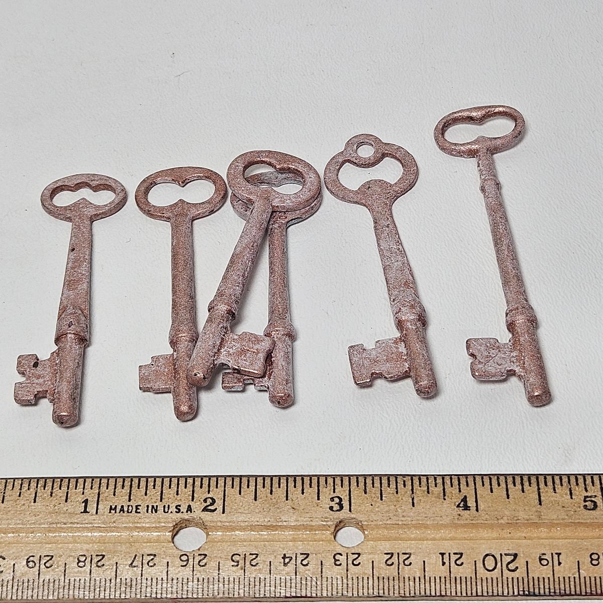 Lot of 6 Decorative Keys