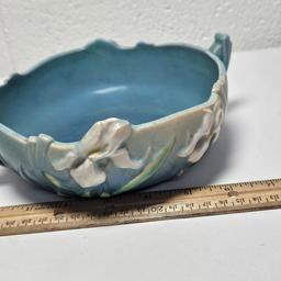 1939 Roseville Iris 360-6 Bowl