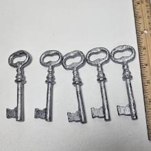 Lot of 5 Decorative Keys