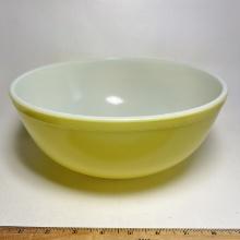 Yellow 10" Pyrex Bowl