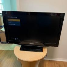 Panasonic 37" TV Model TC-37LZ85 - Works