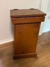 Wooden Trash Bid with Lid