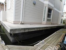 1992 42' WALLACE 42' 2 STORY FLOATING HOME (NON RUNNER) (SUBJECT TO SELLERS APPROVAL)