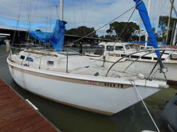 1972 ERICSON 26' 9" SAILBOAT (NON RUNNER) (SUBJECT TO SELLERS APPROVAL)