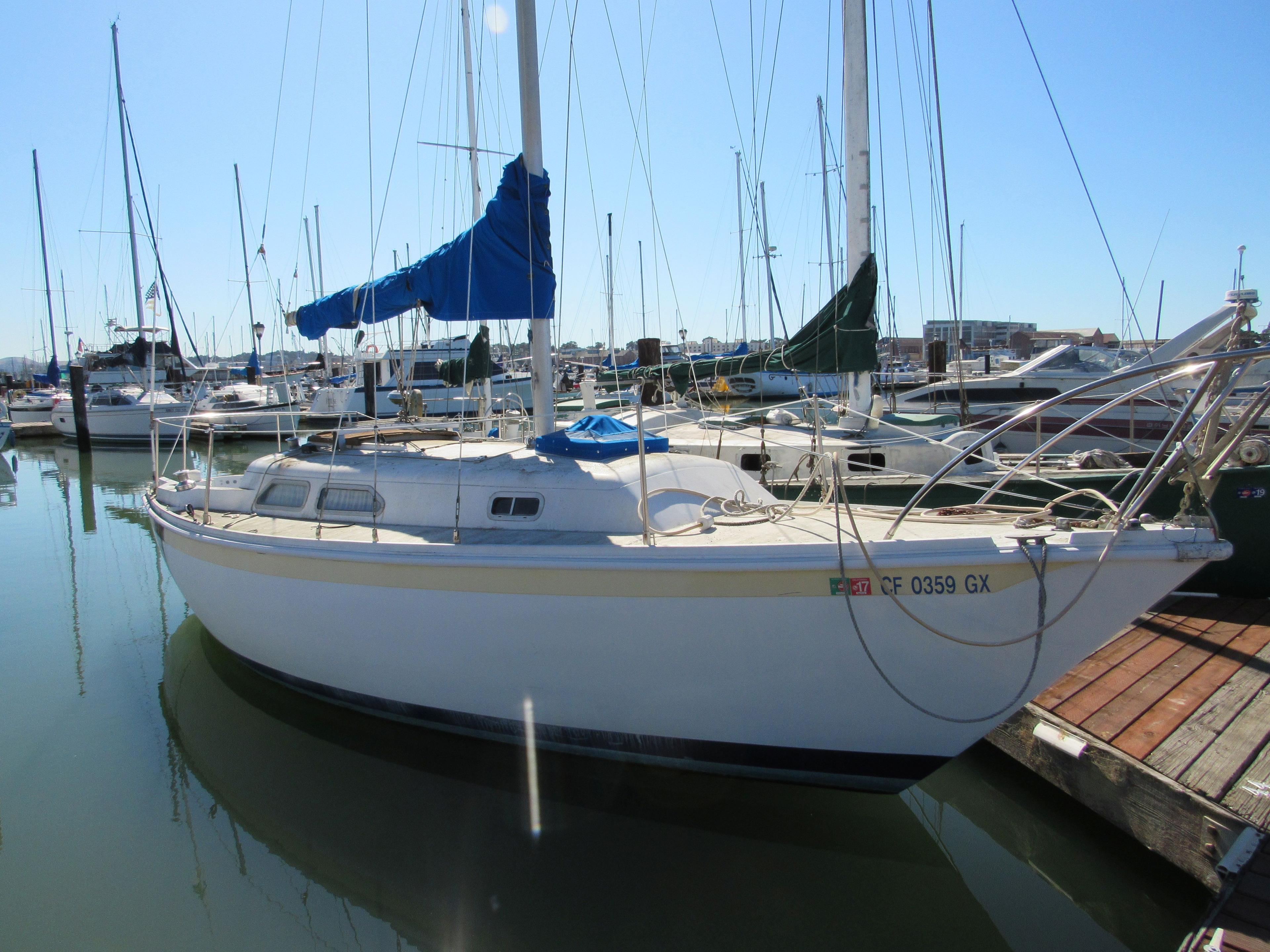 1977 ERICSON 26' 9" SAIL BOAT (NON RUNNER) (SUBJECT TO SELLERS APPROVAL)