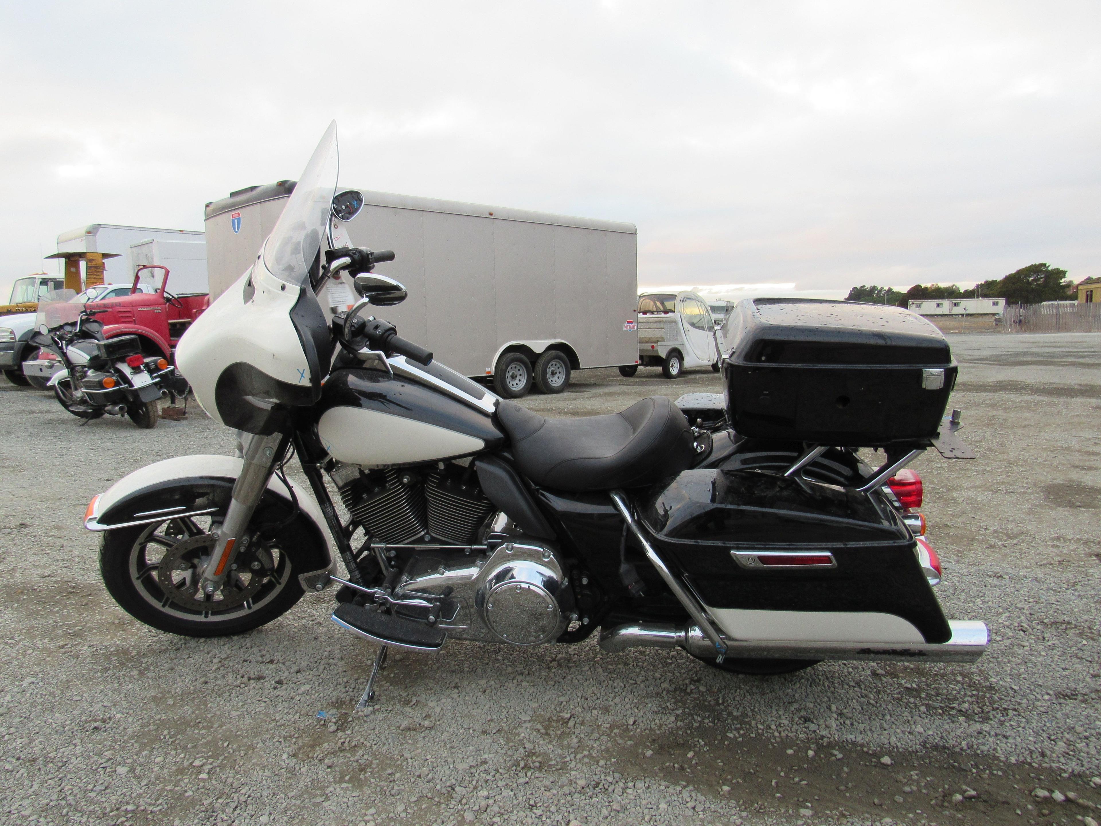 2014 HARLEY DAVIDSON 103 POLICE MOTORCYCLE (NO KEY)