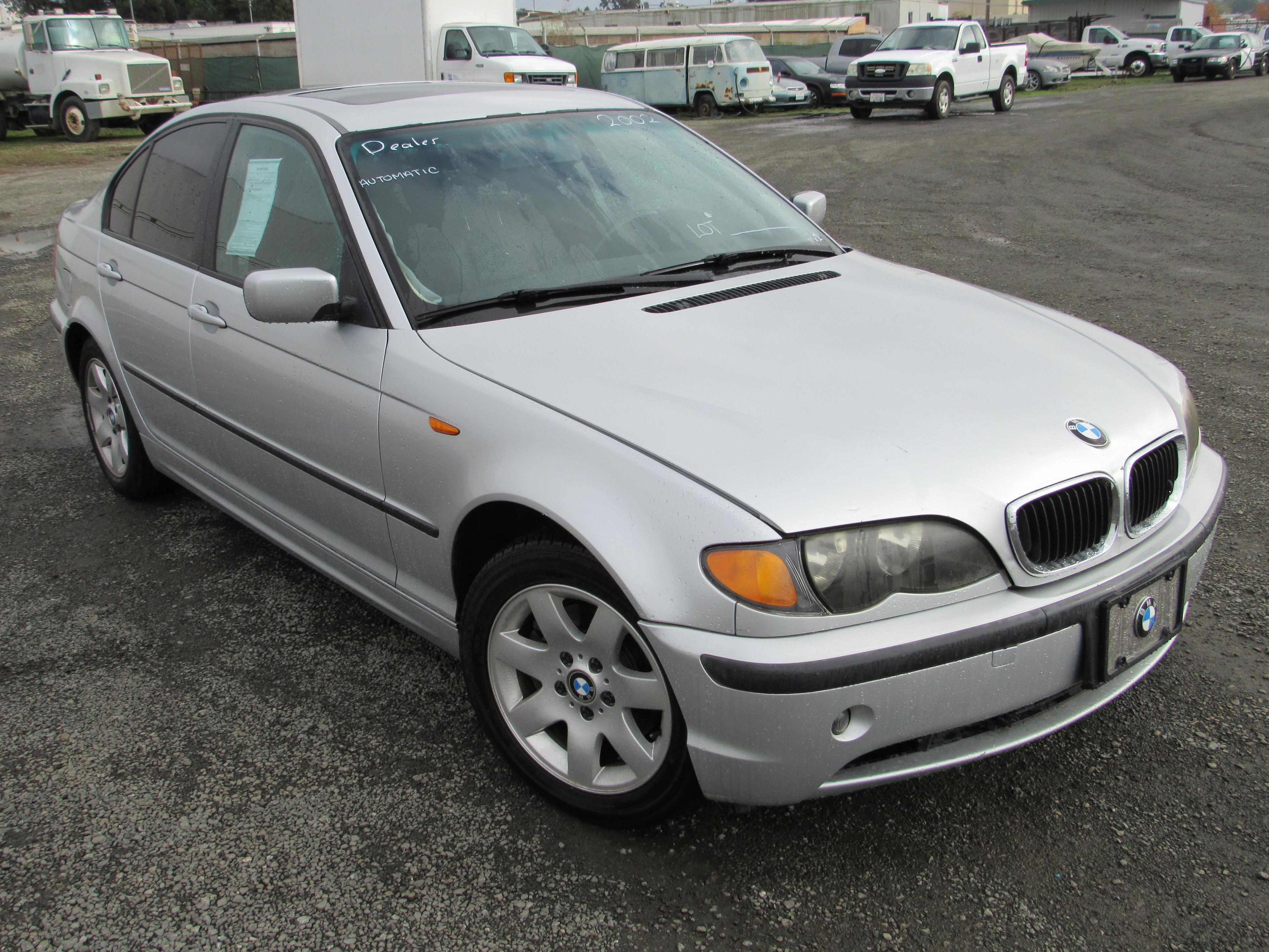 2002 BMW 325I SEDAN (COURT PAPERS) (DMV= BACKFEES)