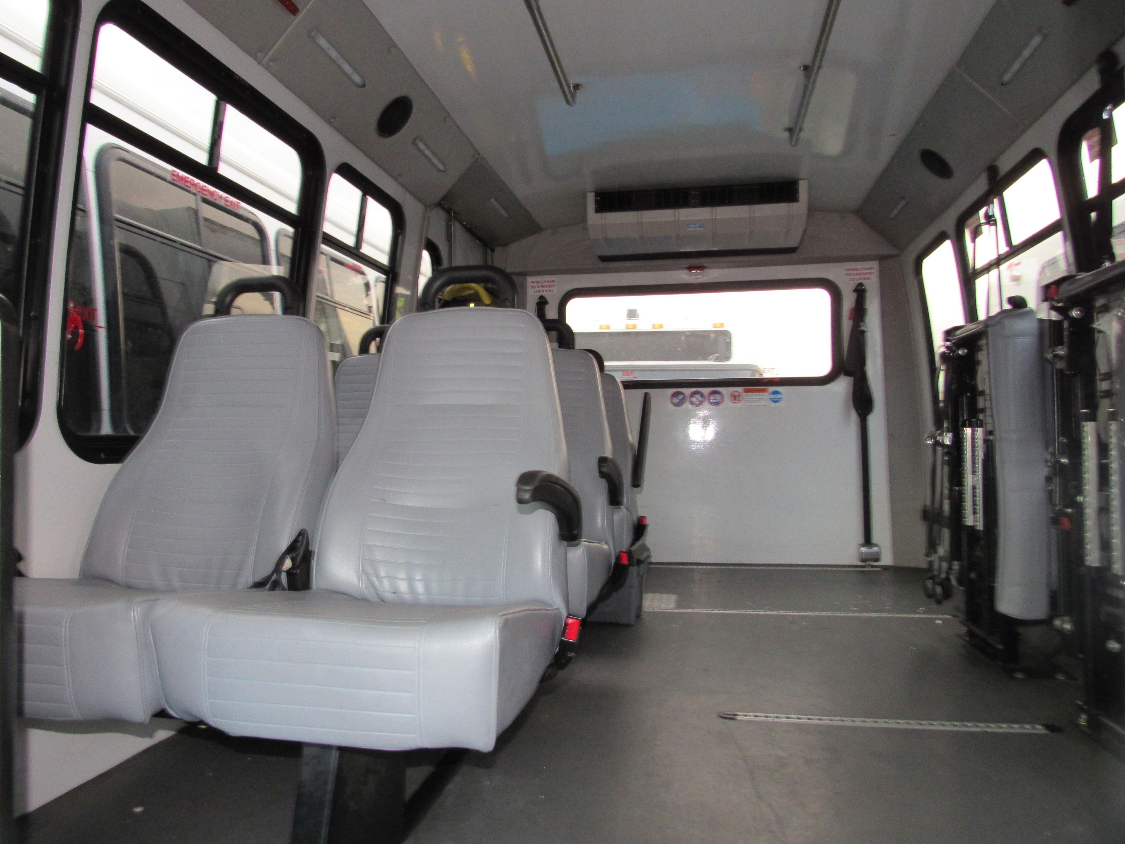 2013 FORD E-450 ELKHART PARATRANSIT BUS