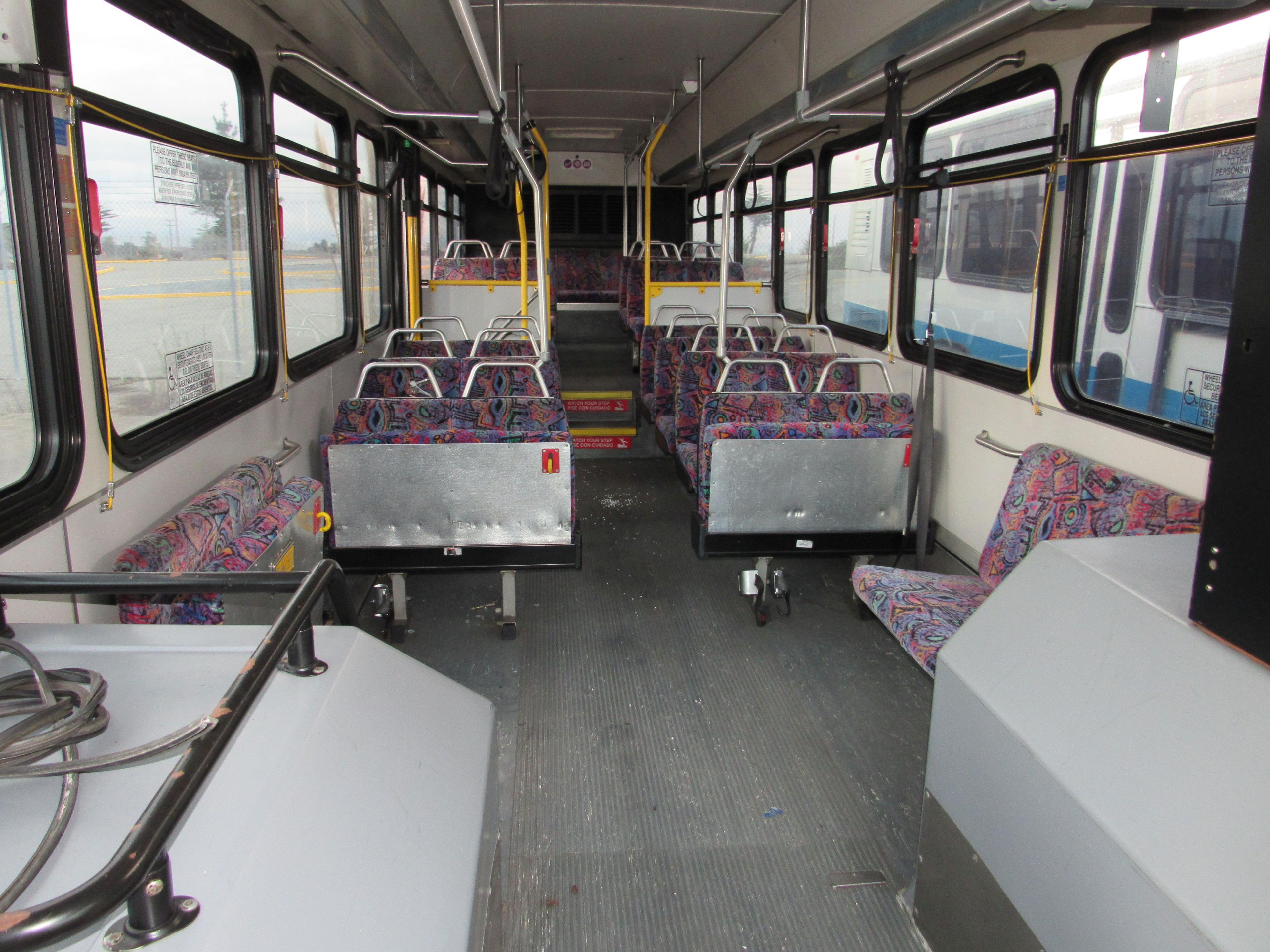 2002 GILLIG LOW FLOOR 40' PASSENGER BUS