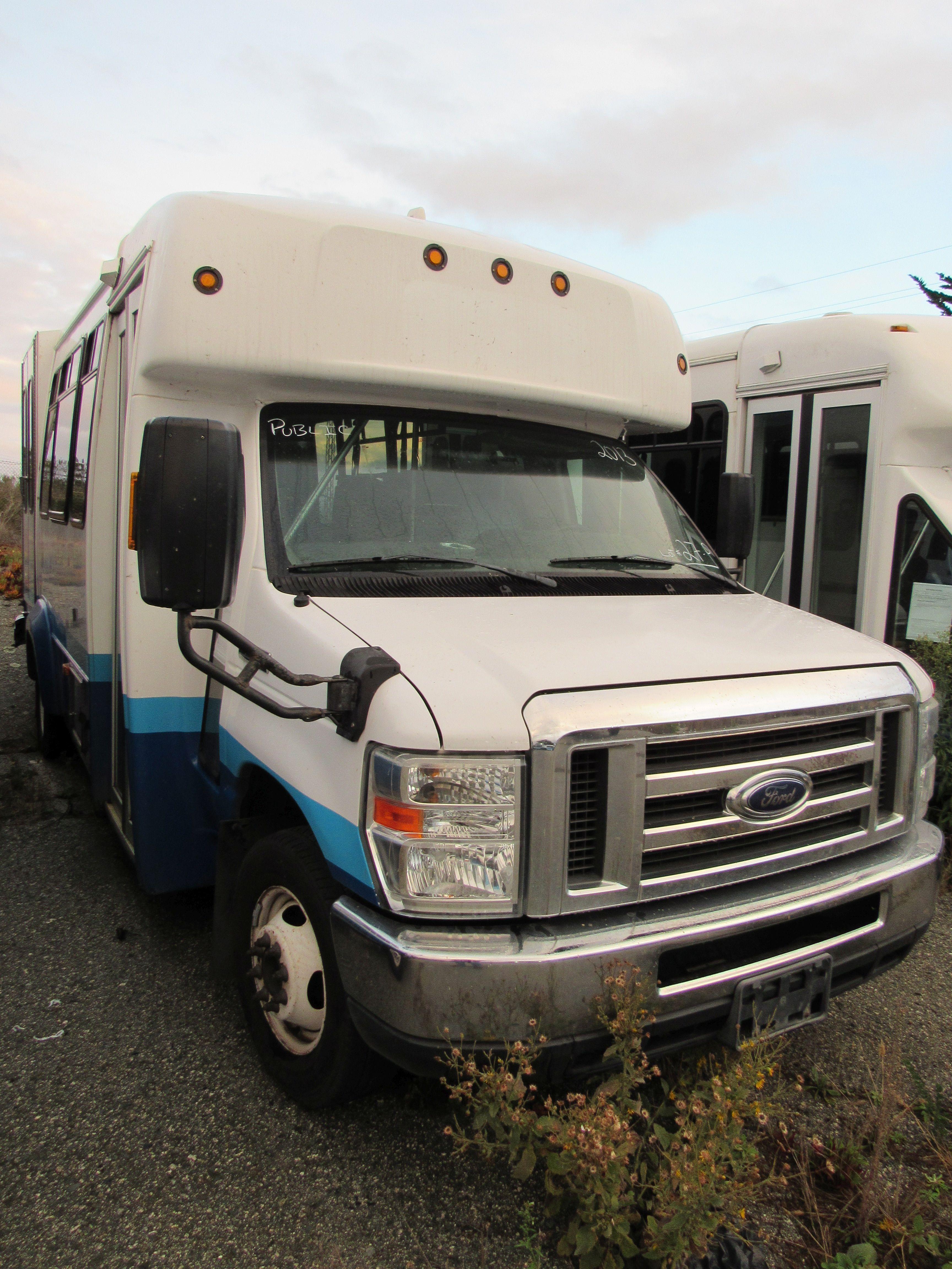 2013 FORD E-450 ELKHART PARATRANSIT BUS