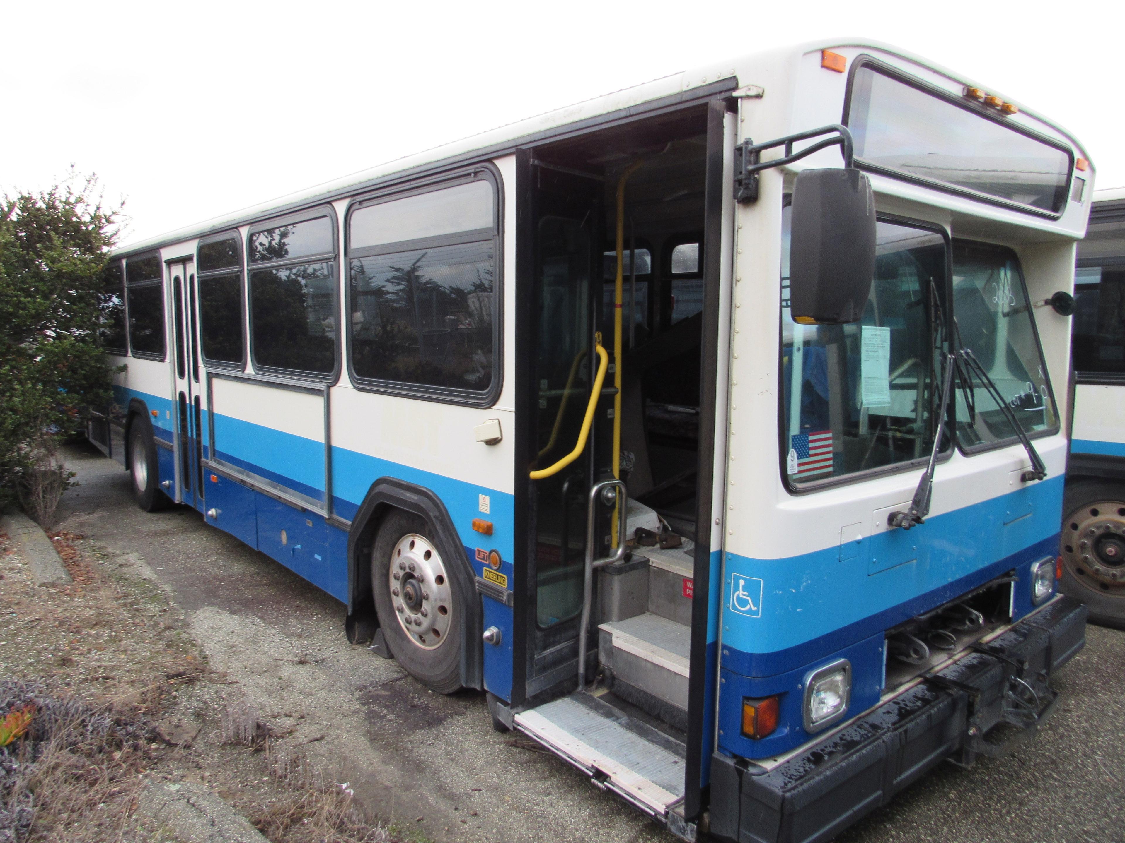 2003 GILLIG PHANTOM 35' PASSENGER BUS (NON RUNNER)