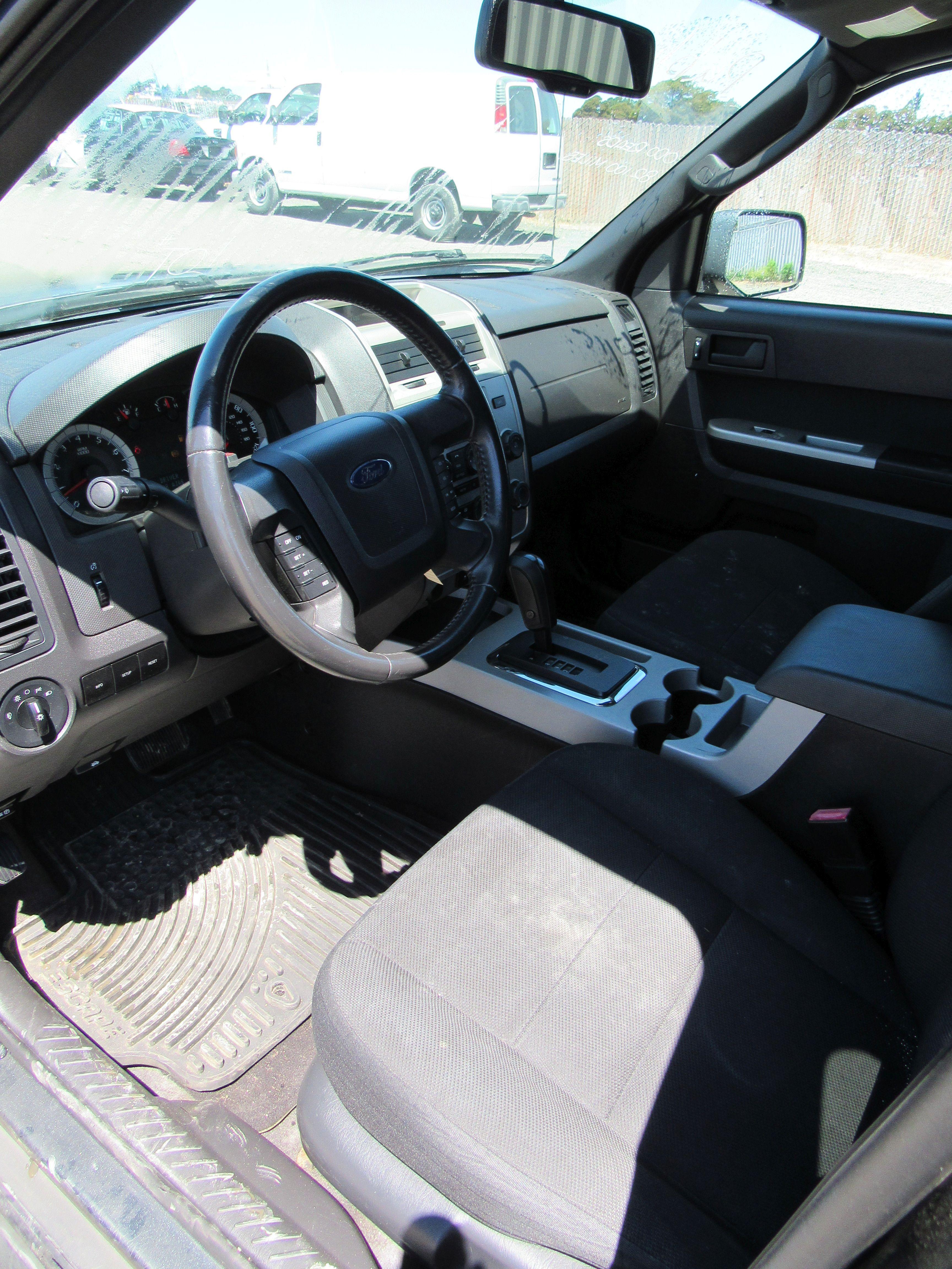 2009 FORD ESCAPE 4X4