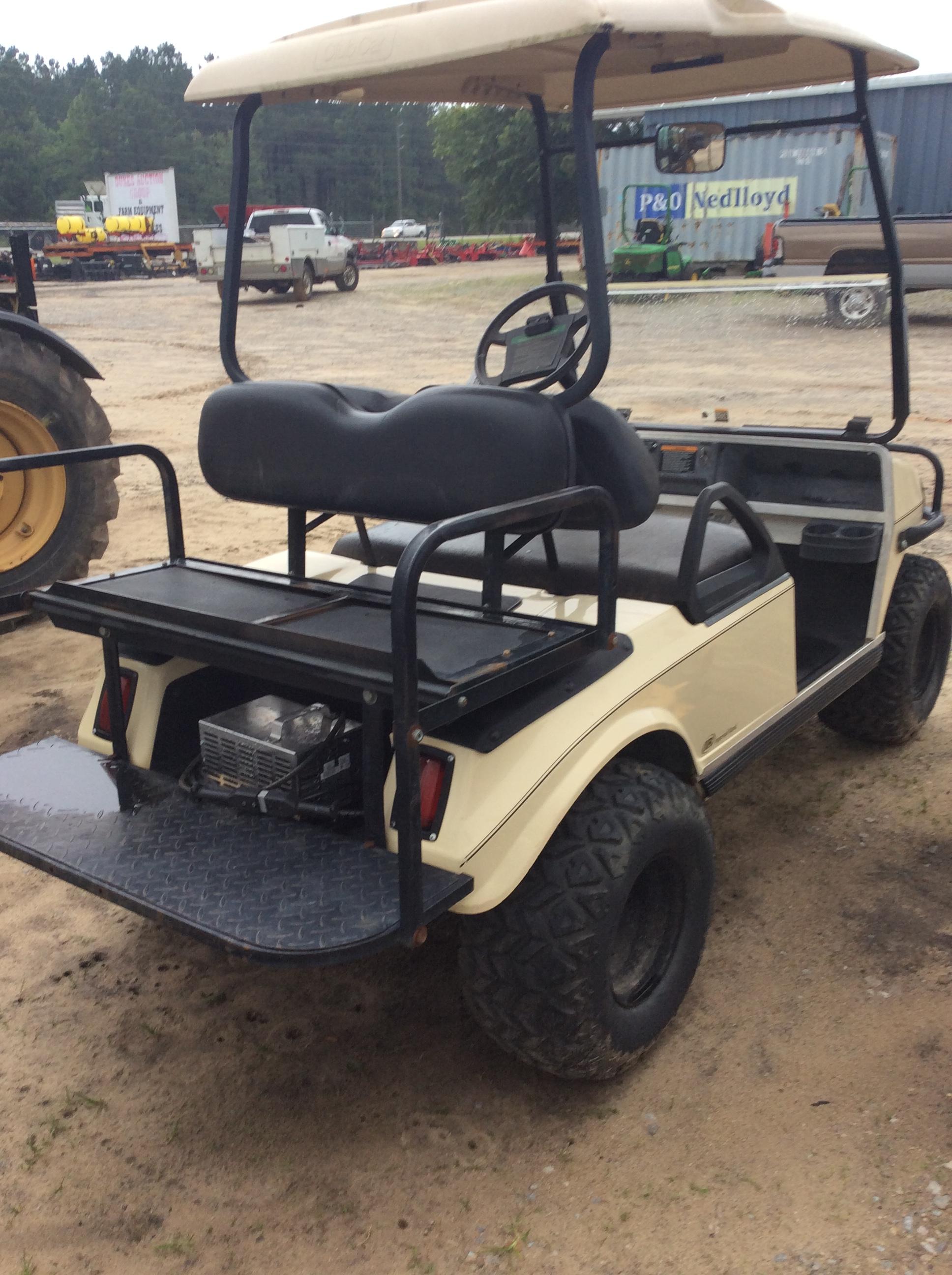 CLUB CAR ELECTRIC GOLF CART