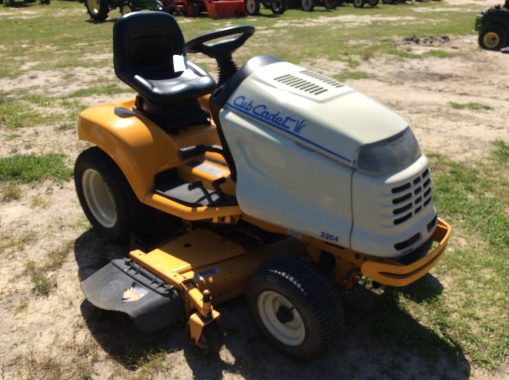 CUB CADET 3204 LAWN MOWER