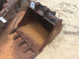 (203)30" EXCAVATOR BUCKET