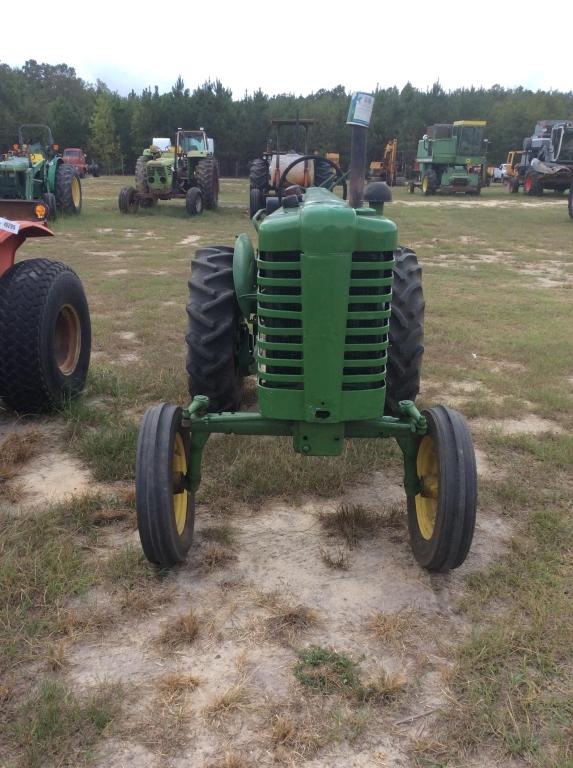 (12)JD "M" TRACTOR