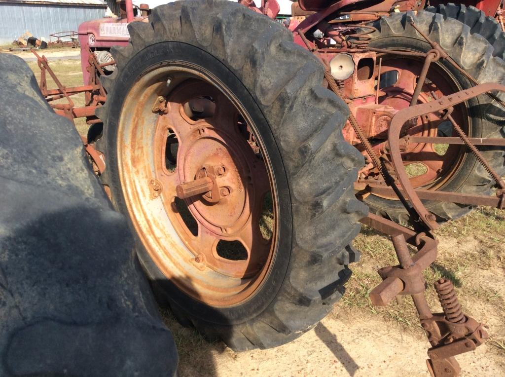 (43)FARMALL SUPER C W/ CULTIVATORS